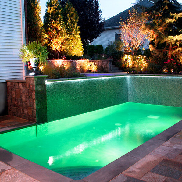 11 BEAUTIFUL POOLS FOR SMALL YARDS